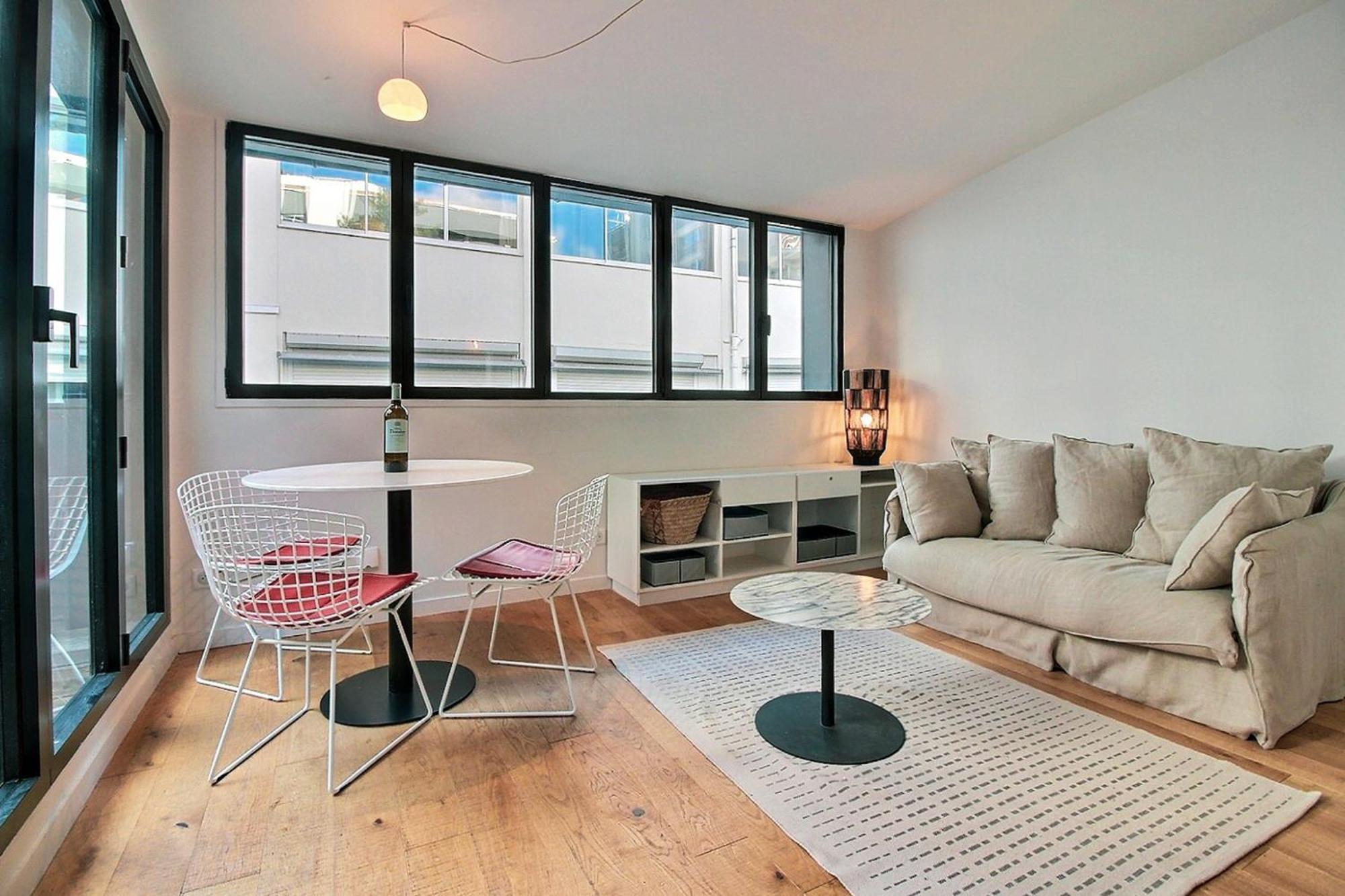 Parisian L Marais Apartment