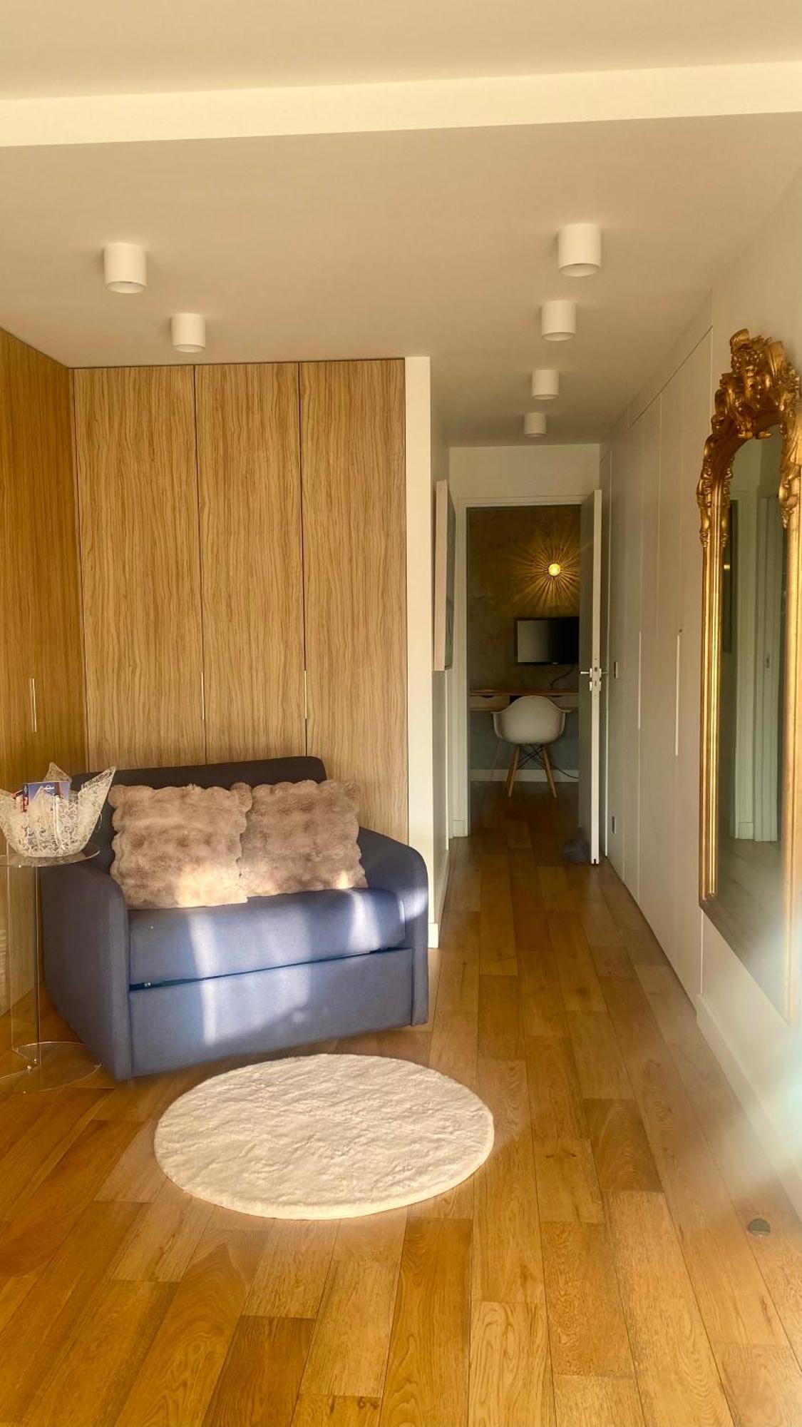 Homestay Fabulous Big With Balcon Arc Of Triumph *