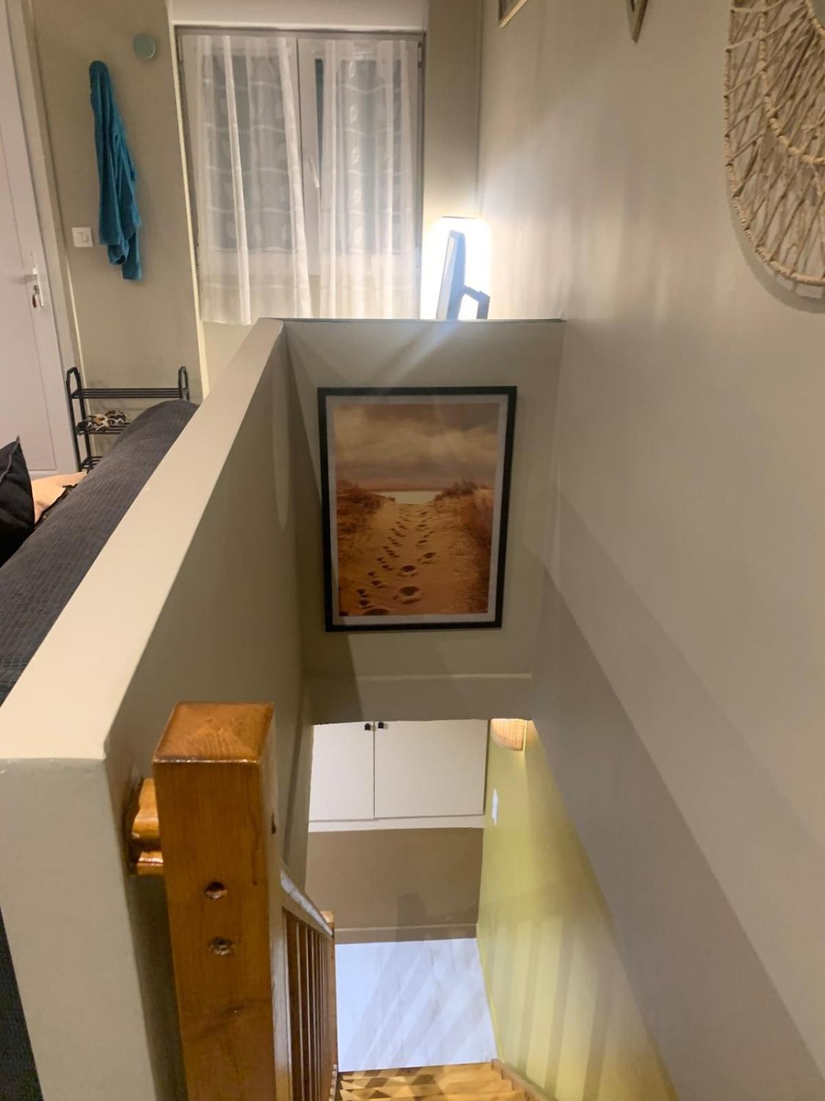 Montmartre Shelter Apartment Paris