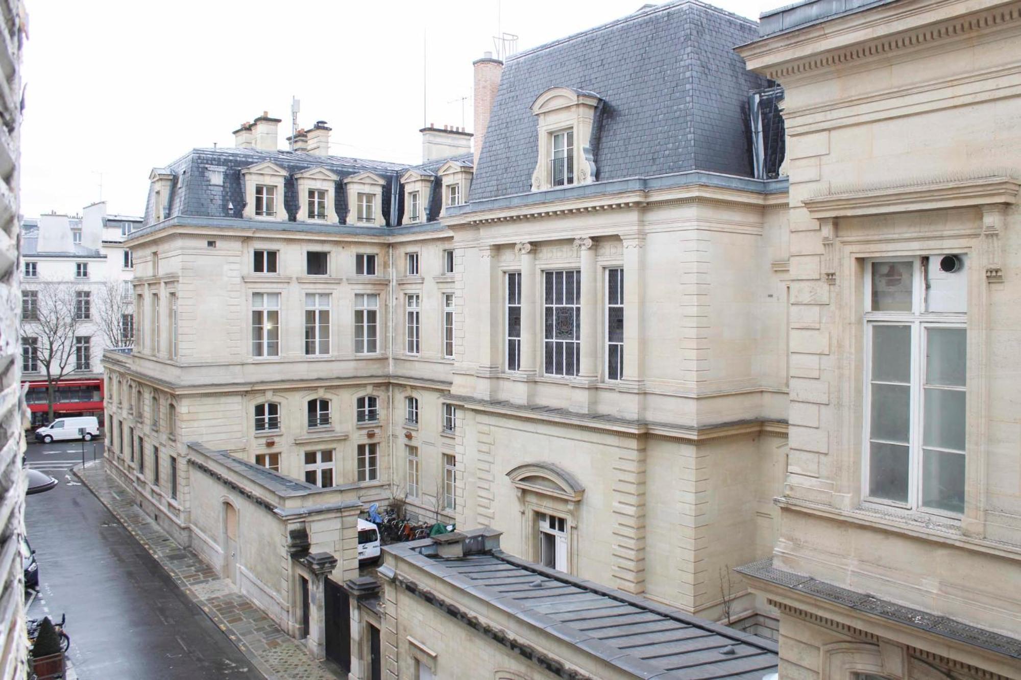 Beautiful T2 Near Place De La Republique *