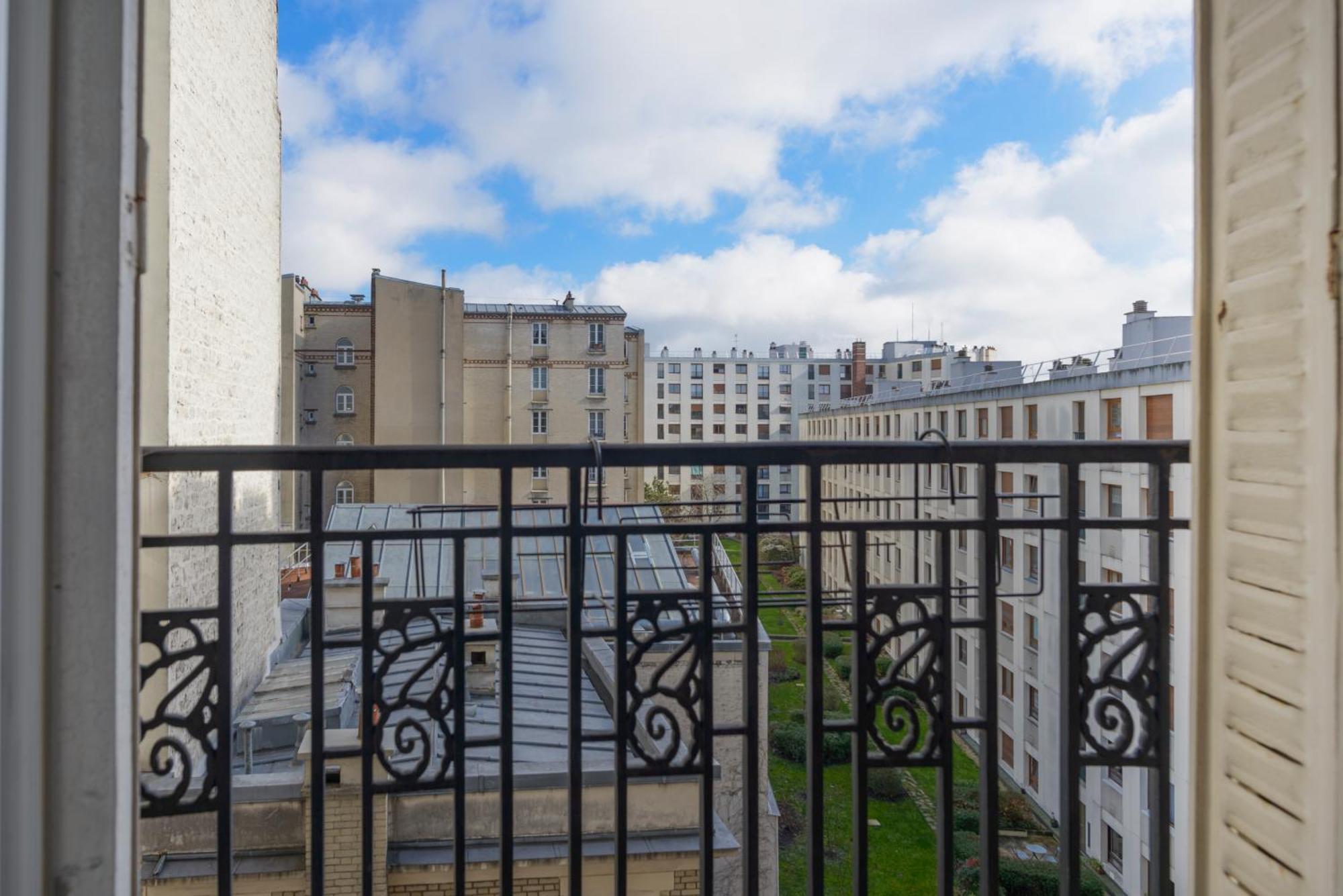 Les Amandiers Apartment Paris
