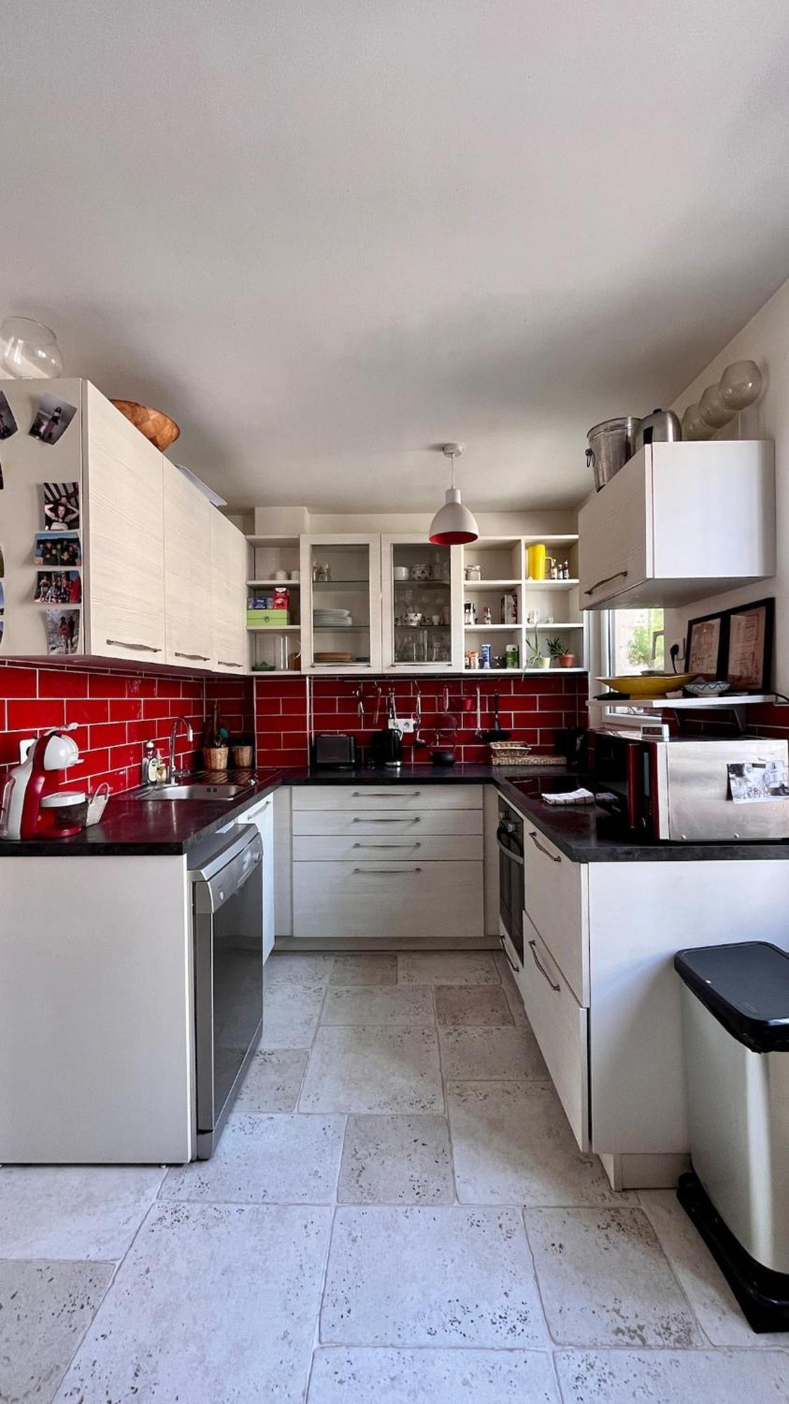 Large, Quiet, Familial Floor Duplex Apartment *