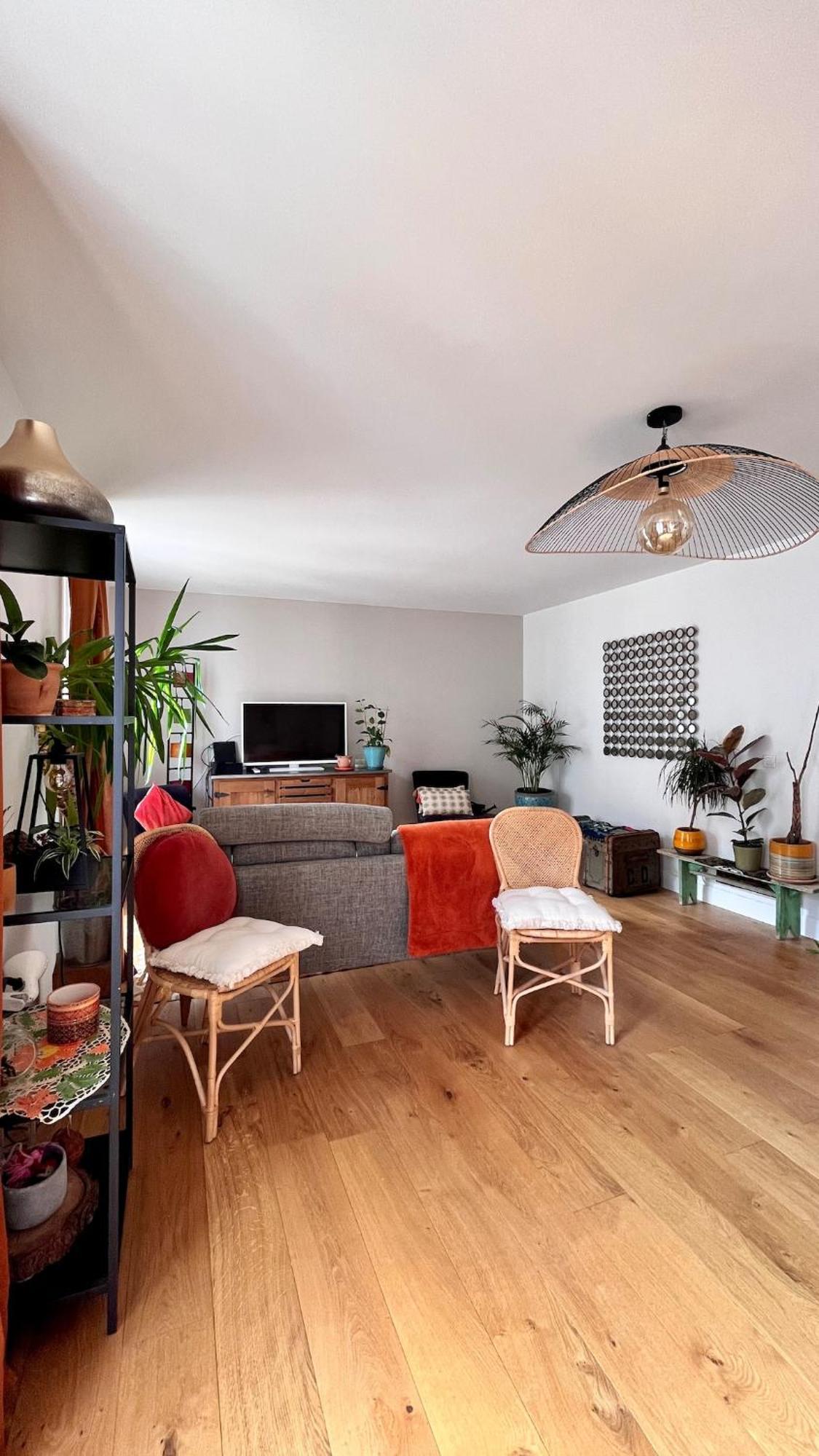 Large, Quiet, Familial Floor Duplex Apartment *