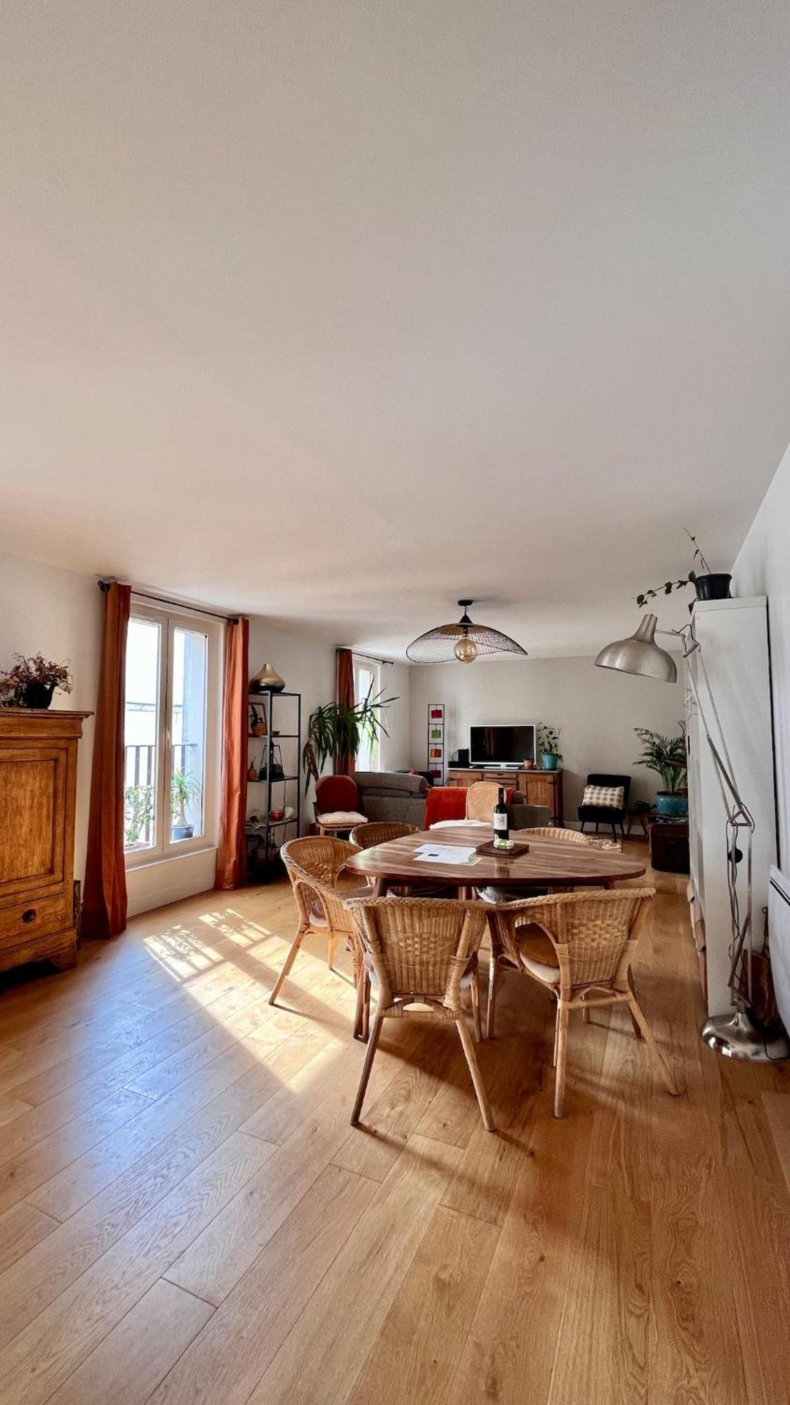 Apartment Large, Quiet, Familial Floor Duplex *