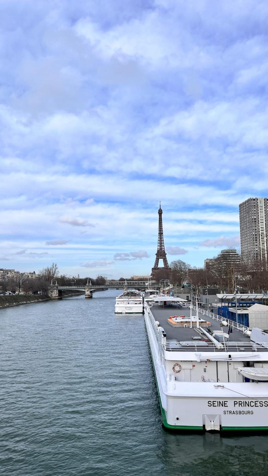 Large, Quiet, Familial Floor Duplex Apartment *