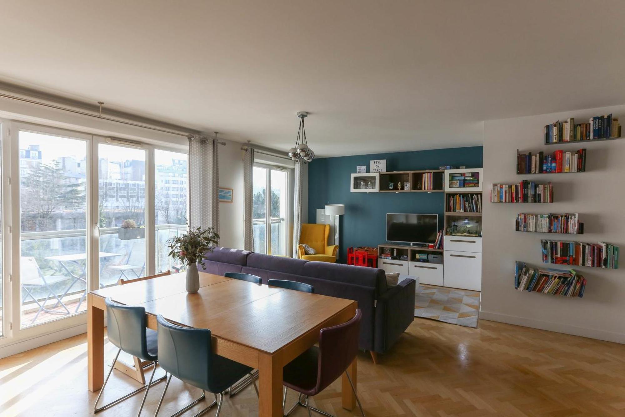 Family Of 102 M2 In The Heart Of The 19th Apartment *