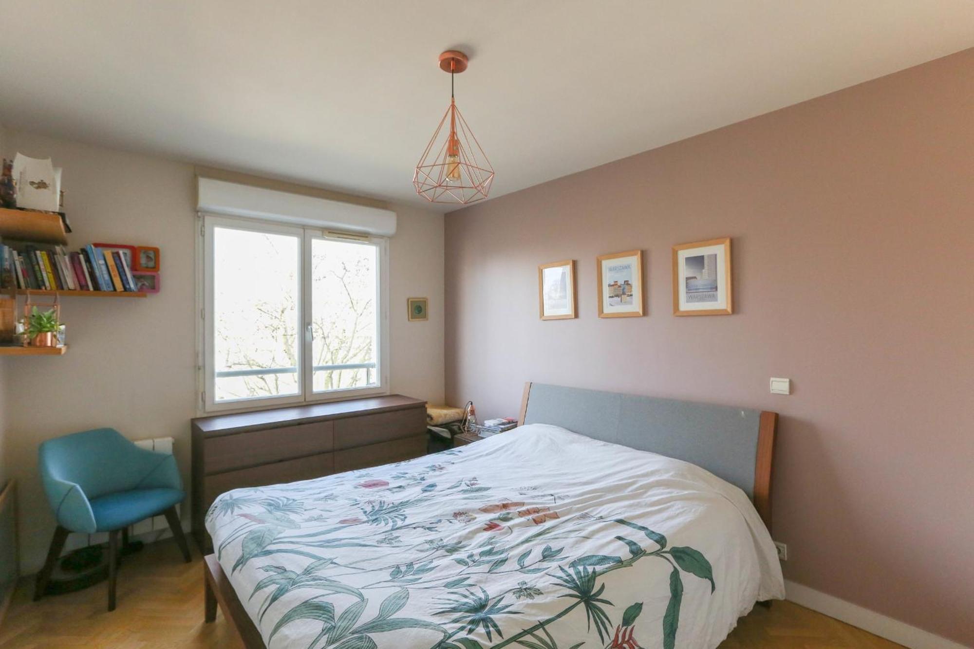 Apartment Family Of 102 M2 In The Heart Of The 19th