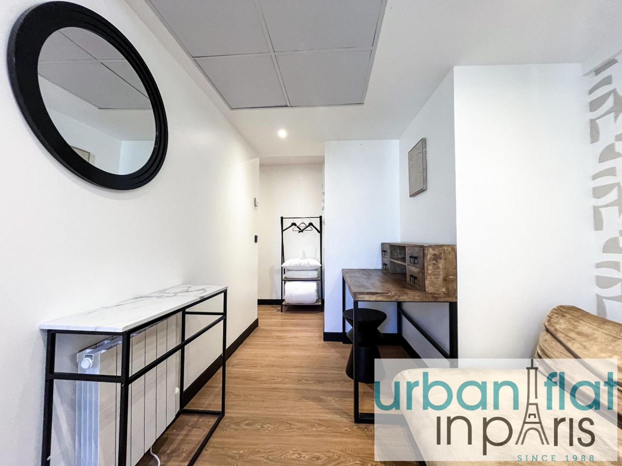 Urban Flat 128 - Art Rock 4bdr Flat Near Champs-elysees * Paris