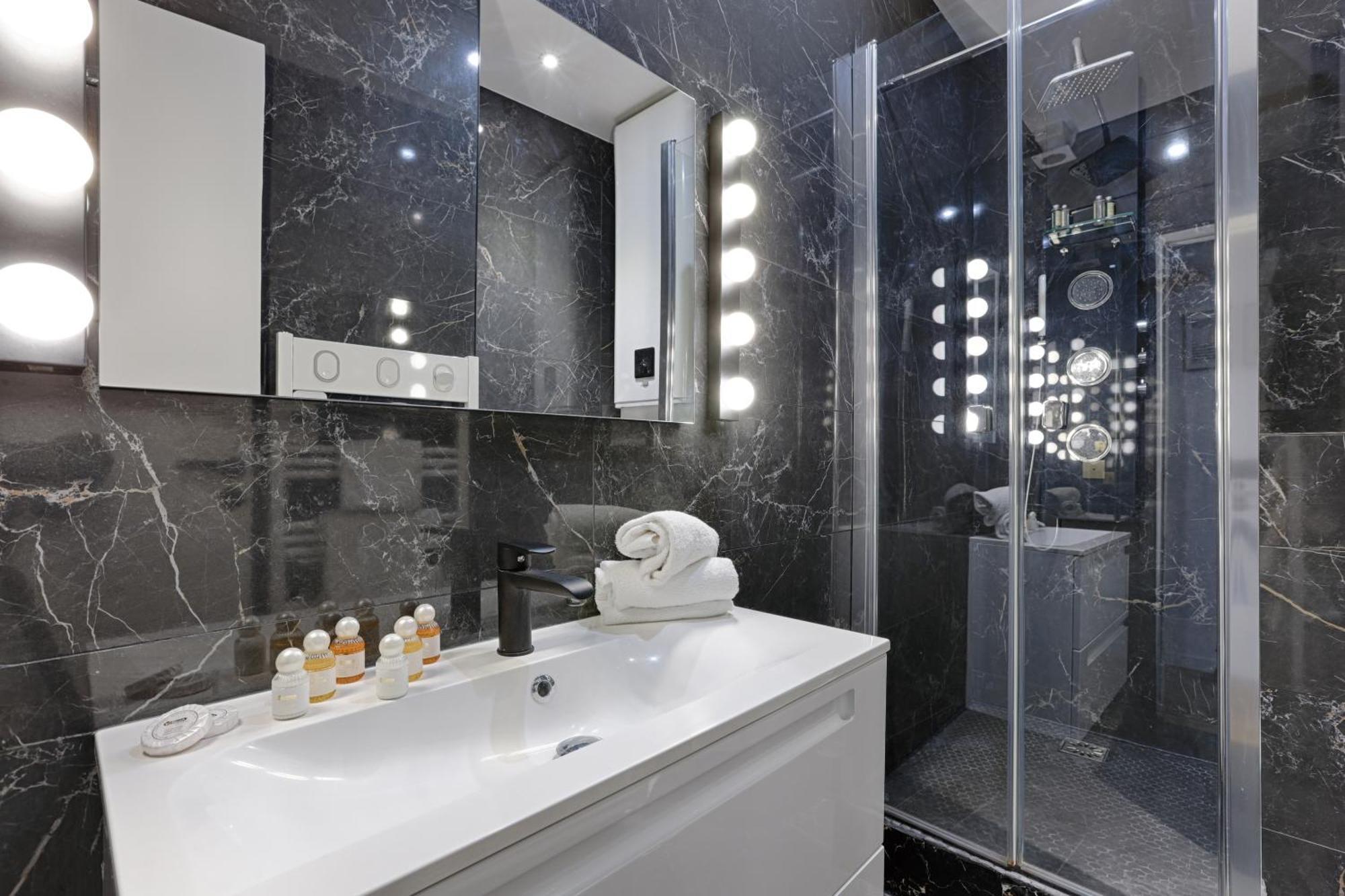 Mykeypers - Amazing Luxury Triplex 3br 8p - Arc De Triomphe Apartment
