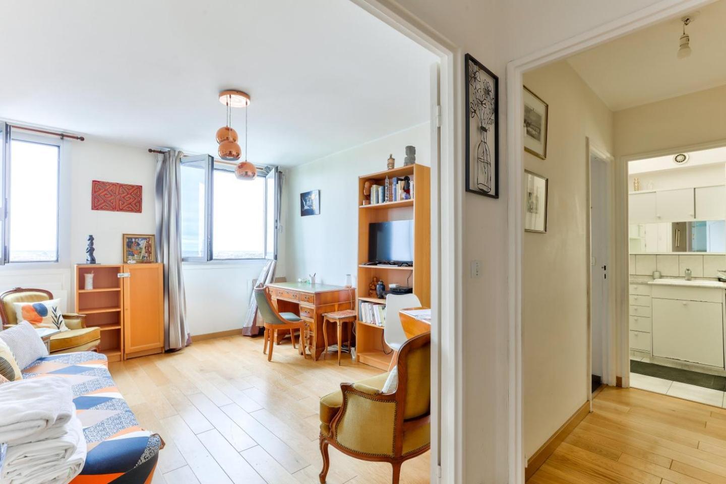 1br Flat View On Eiffel Tower And Sacre-coeur Apartment