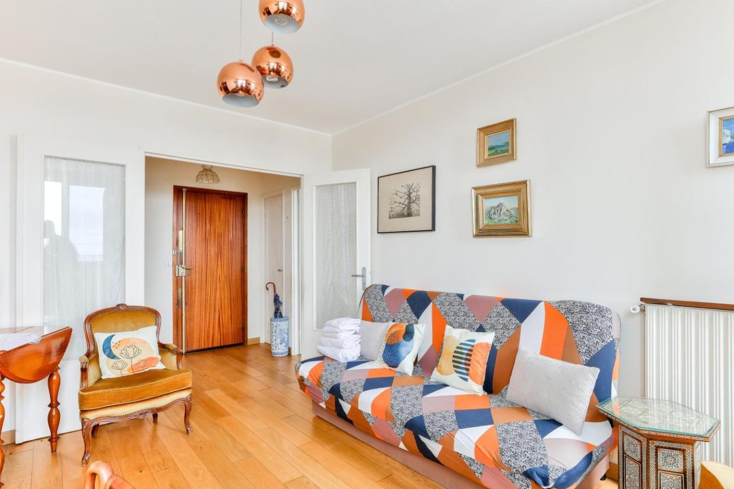 1br Flat View On Eiffel Tower And Sacre-coeur Paris