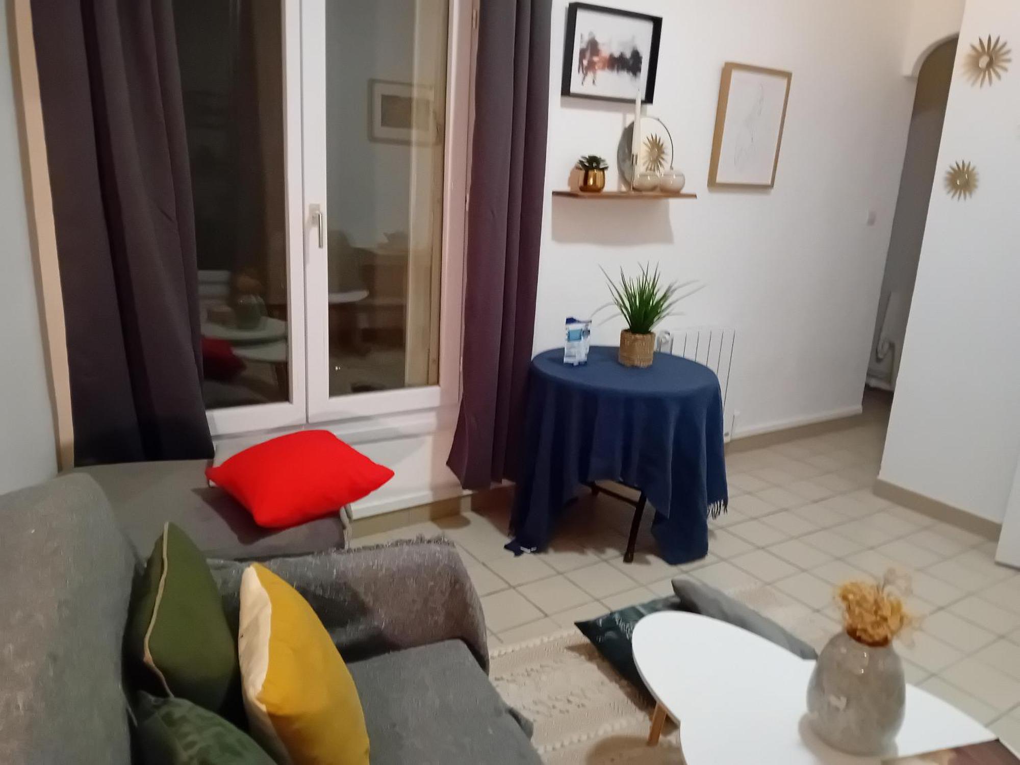 1 Minute Gare Montparnasse ,near To Eiffel Tour And Louvre Meusm,gorgeous Place Apartment *