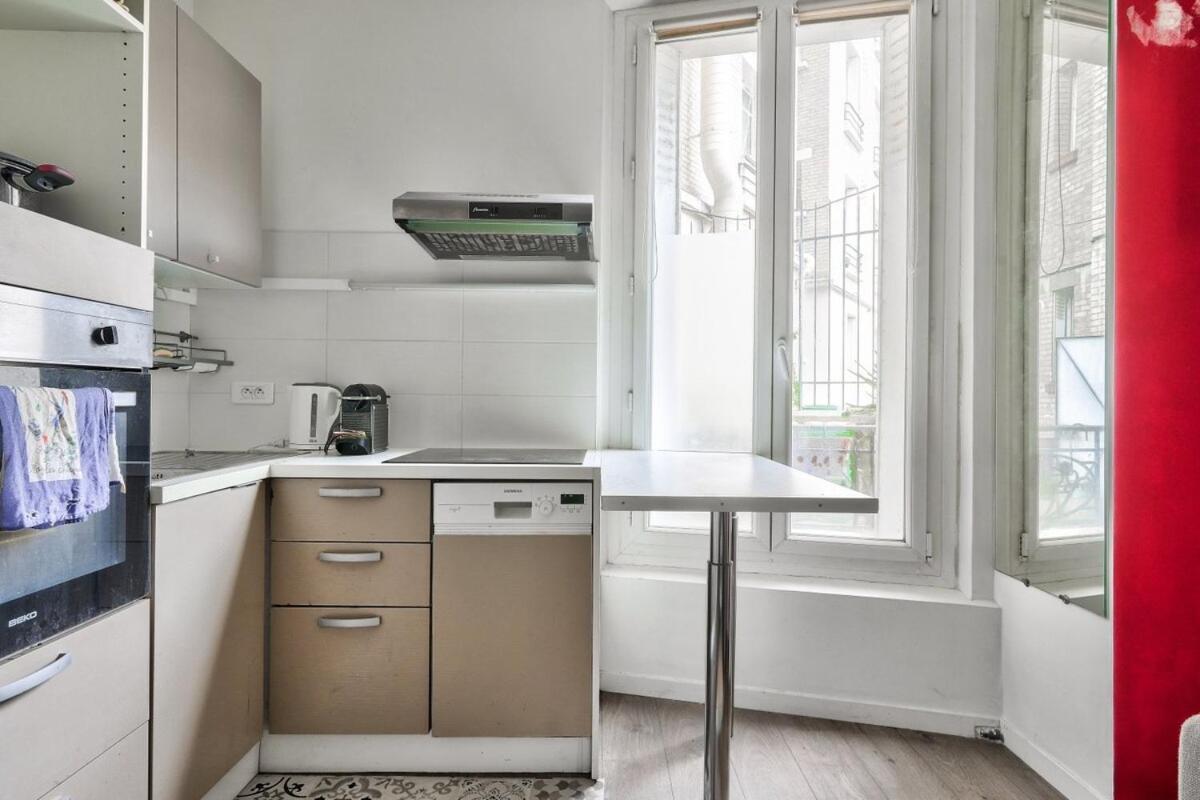 Apartment Superb 1br Flat 2min Walk From The Metro Station Paris
