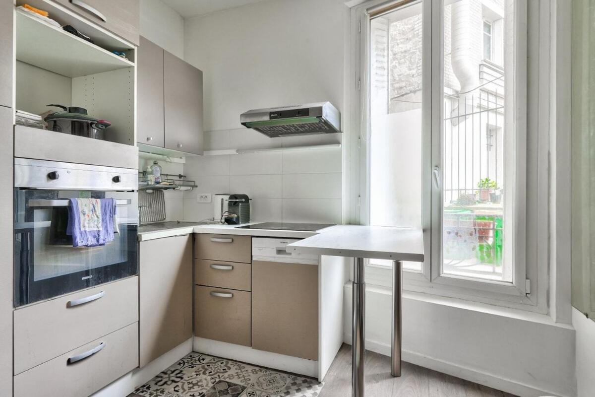Apartment Superb 1br Flat 2min Walk From The Metro Station