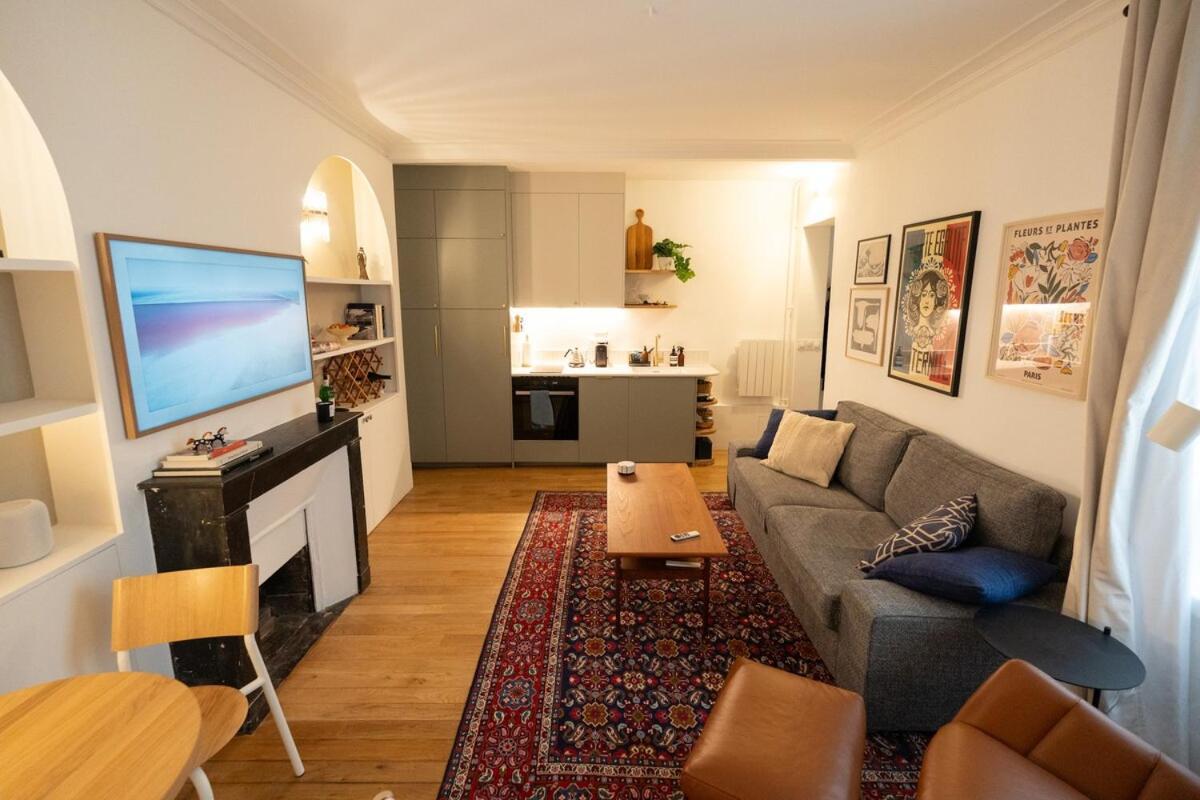 Apartment Minimalist Haussmannian 11 Paris