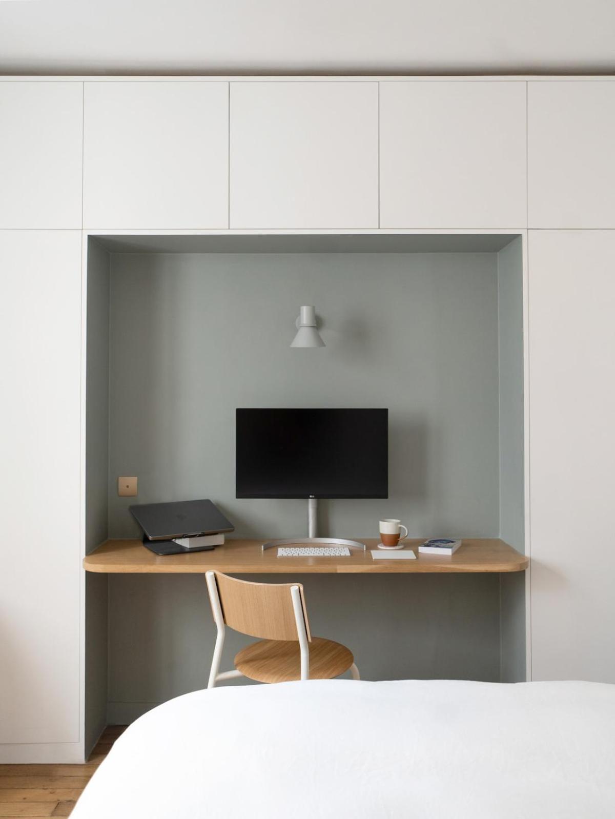 Minimalist Haussmannian 11