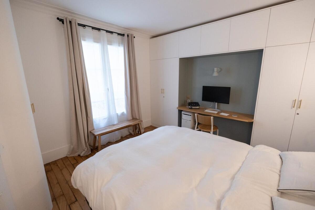 Minimalist Haussmannian 11