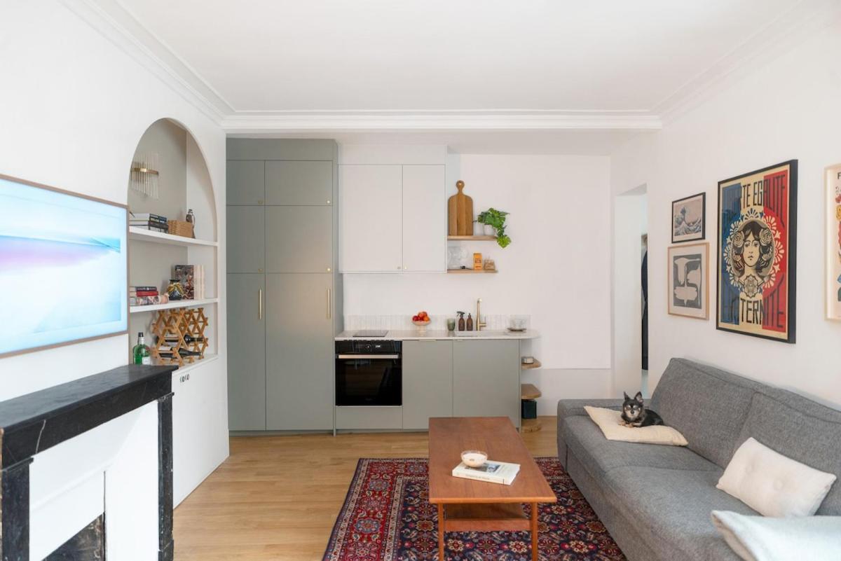 Minimalist Haussmannian 11 Apartment Paris