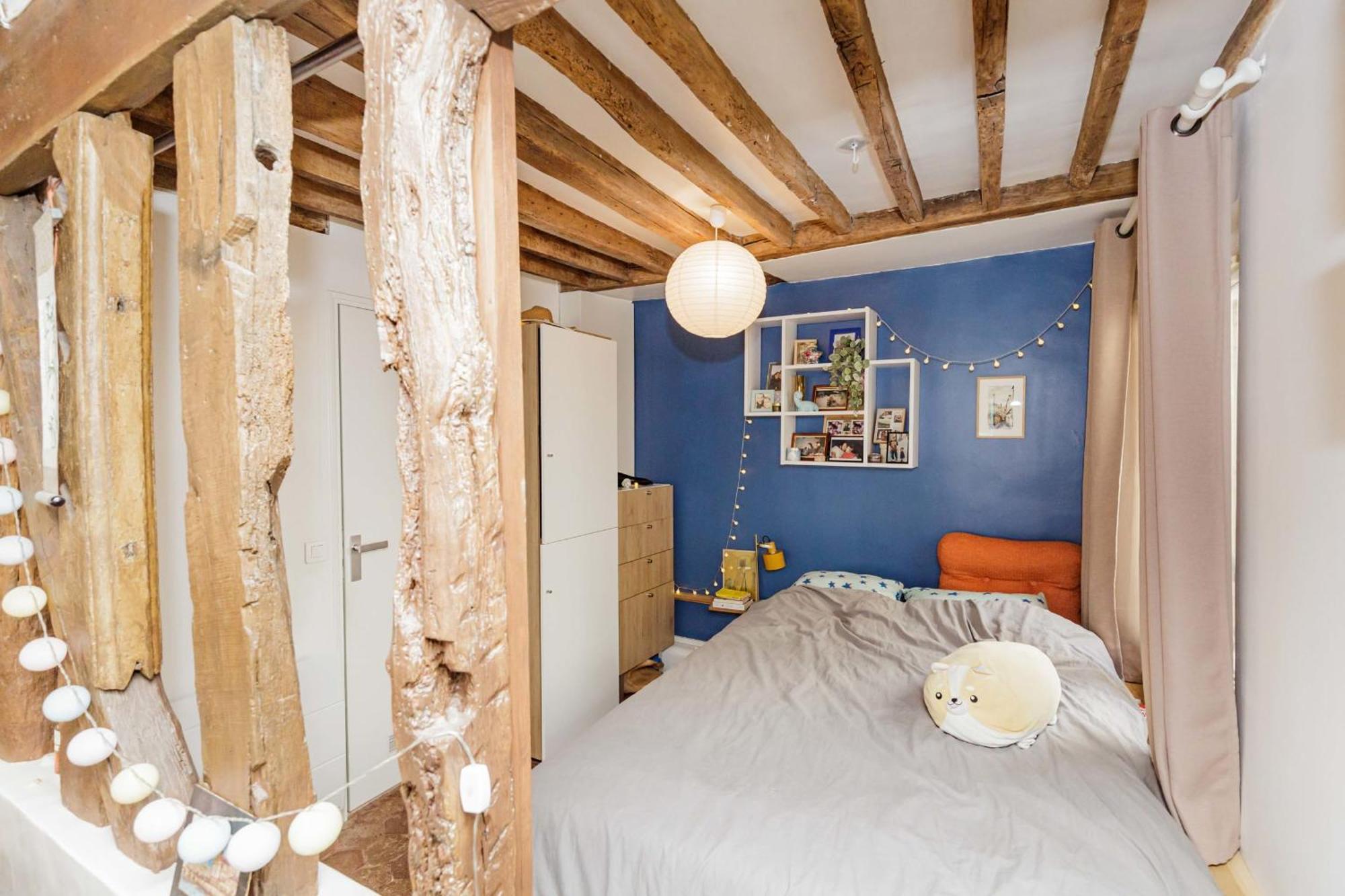 And Bright 40 M For 2 Near Belleville * Paris