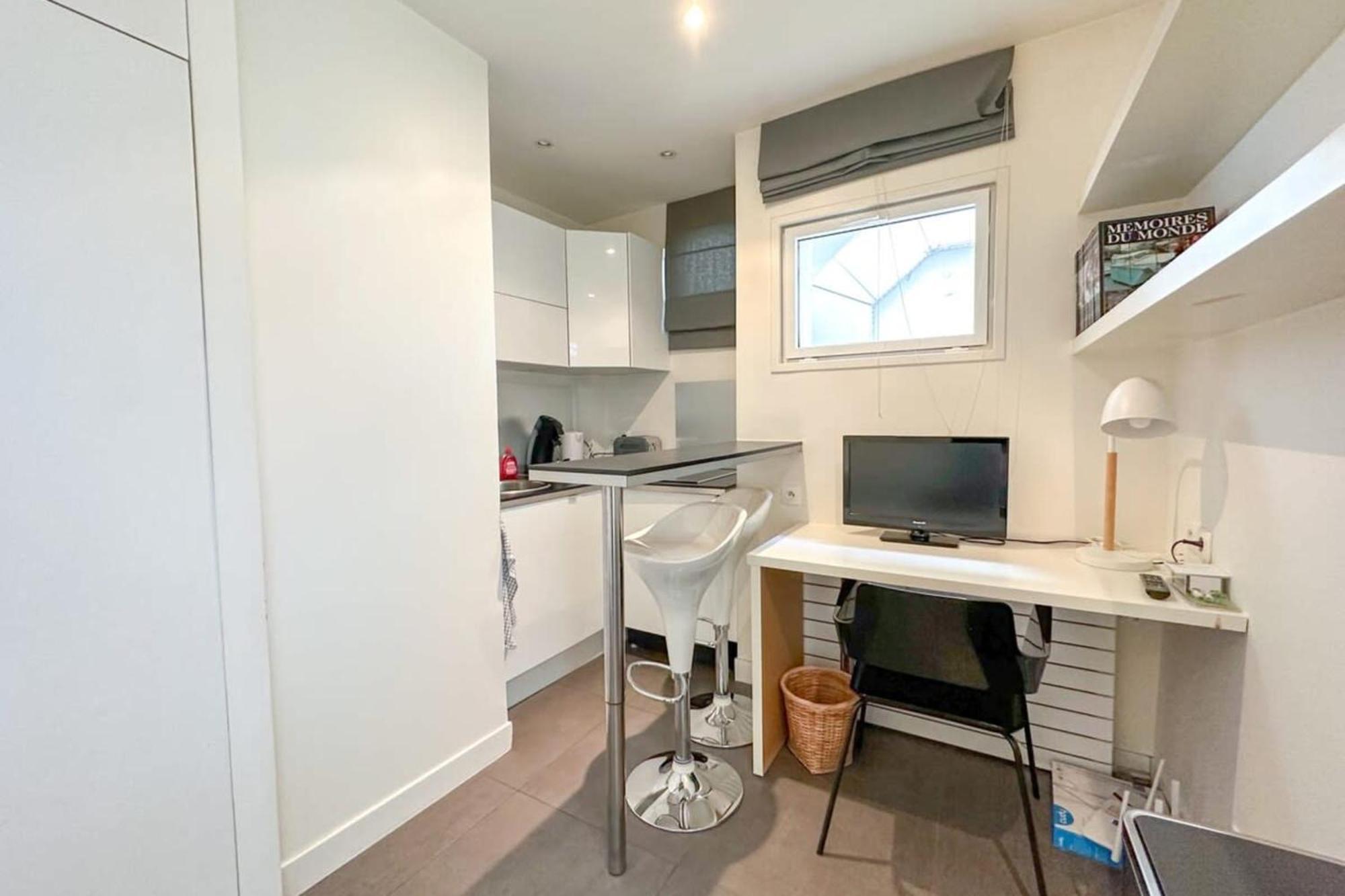 Flexliving - - Victor Hugo Apartment