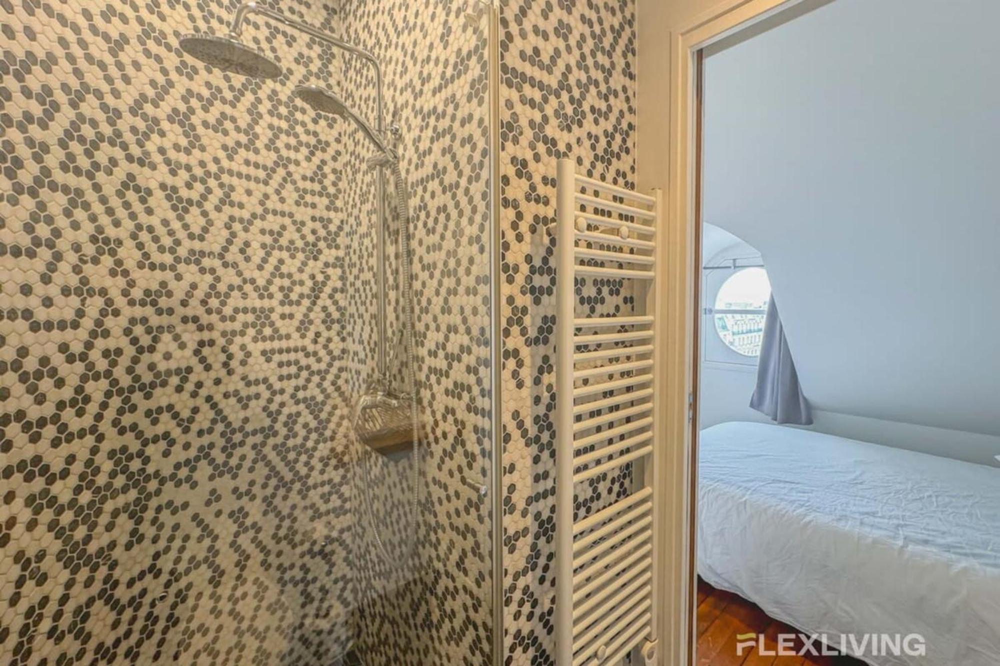 Apartment Flexliving - Onebedroom - Malesherbes - Eiffel Tower View