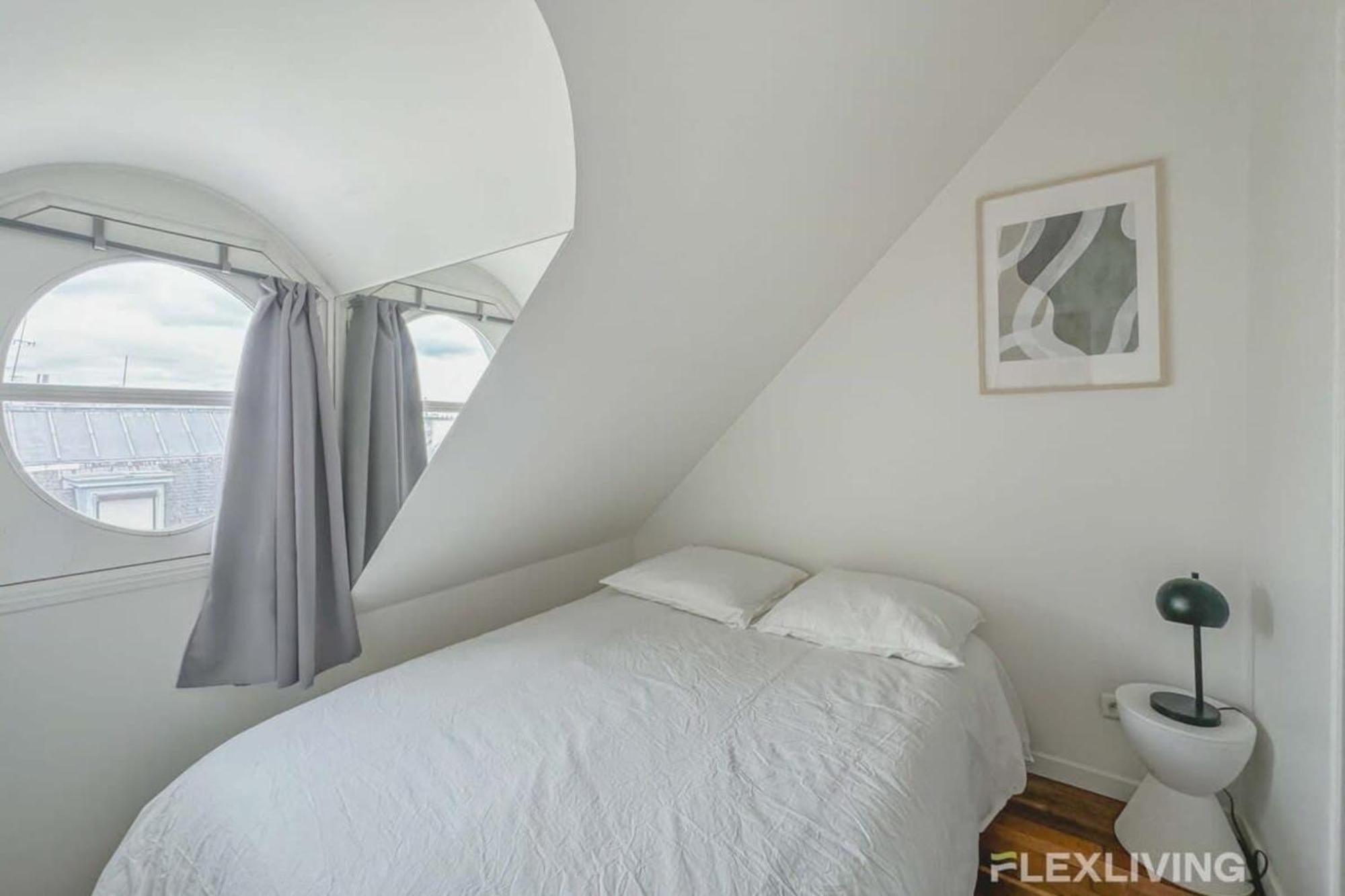 Apartment Flexliving - Onebedroom - Malesherbes - Eiffel Tower View