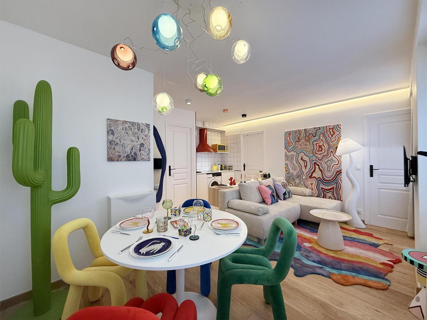 Apartment Pop Art & Vibrant Parisian Flat