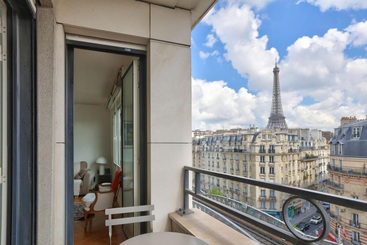 1br Flat With Balcony View Of The Eiffel Tower * Paris
