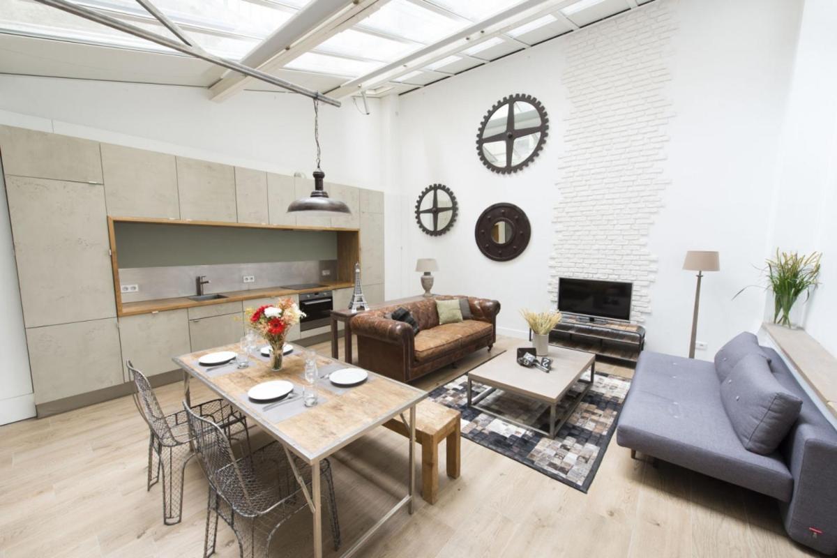 Show Time Apartment *