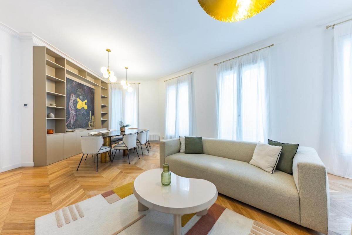 Luxury Rivoli 4 Bed 3,5 Bath By De Bhv Paris