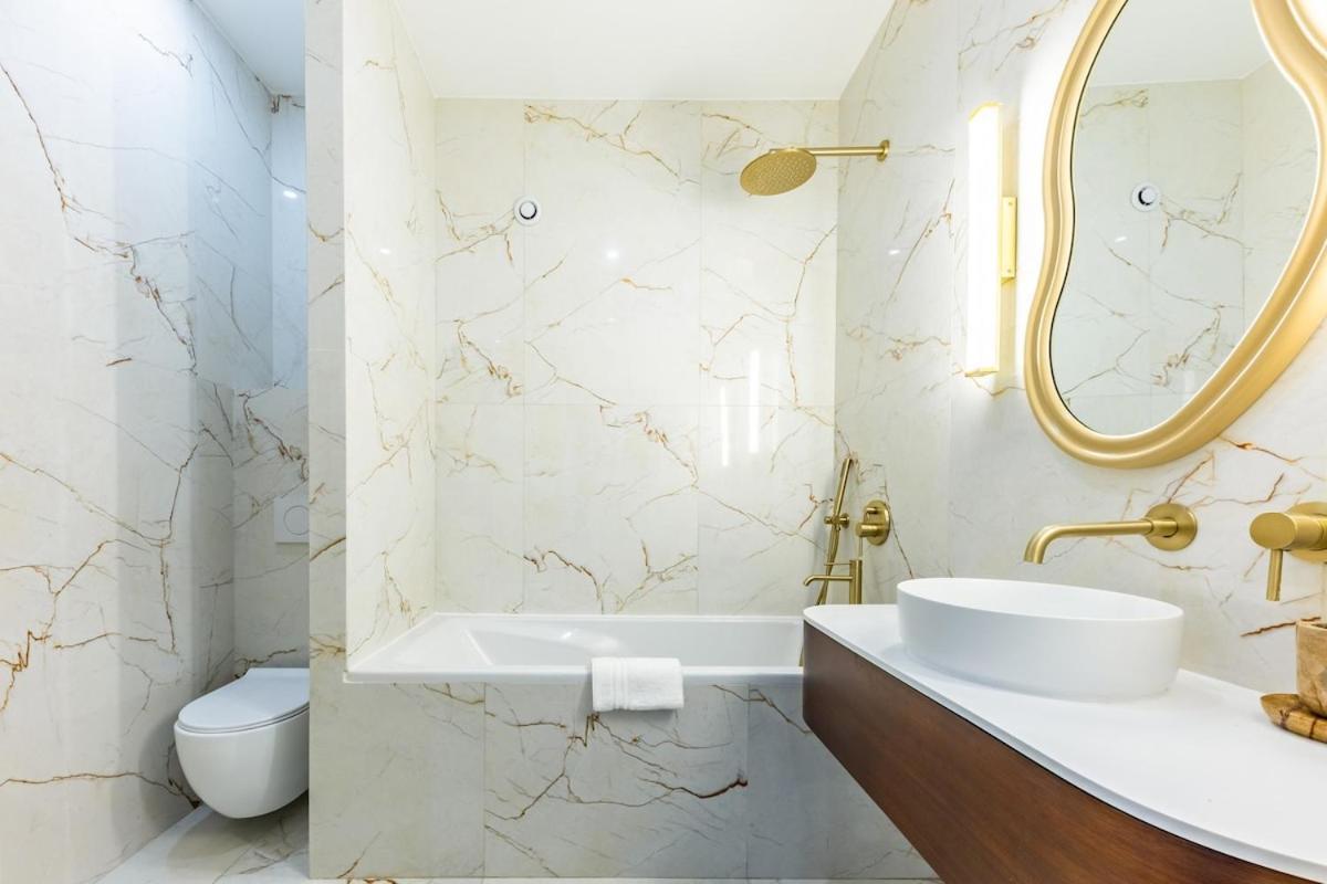 Luxury Rivoli 4 Bed 3,5 Bath By De Bhv * Paris