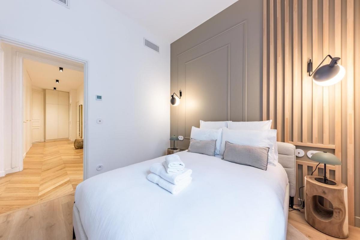 Apartment Luxury Rivoli 4 Bed 3,5 Bath By De Bhv Paris