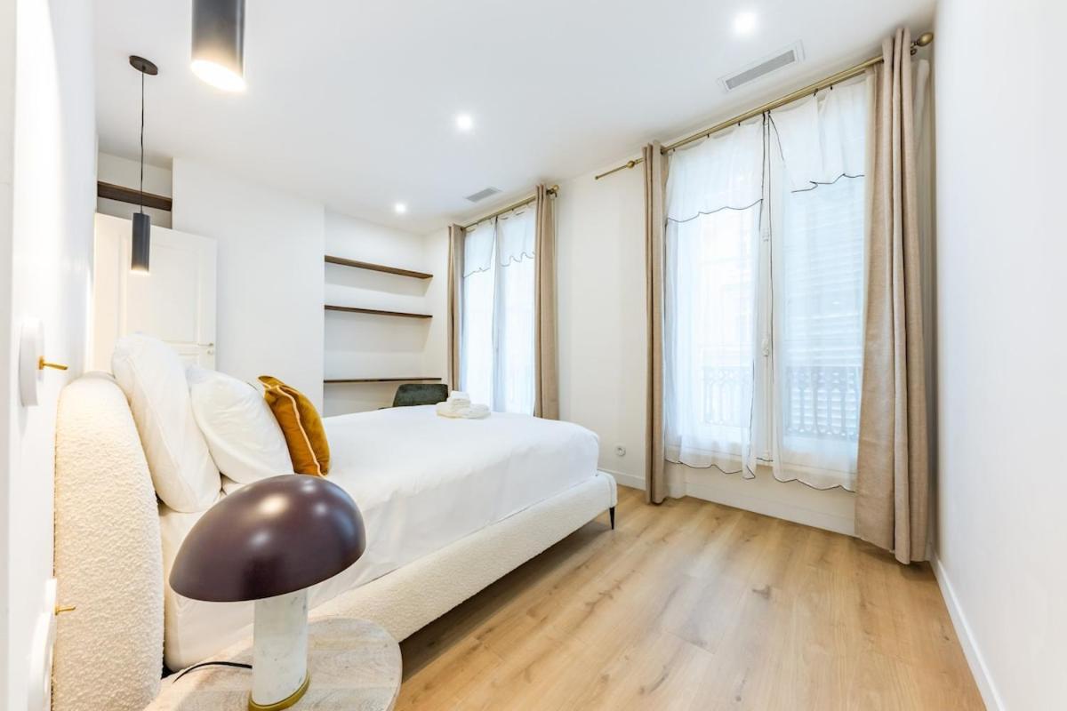 Apartment Luxury Rivoli 4 Bed 3,5 Bath By De Bhv Paris