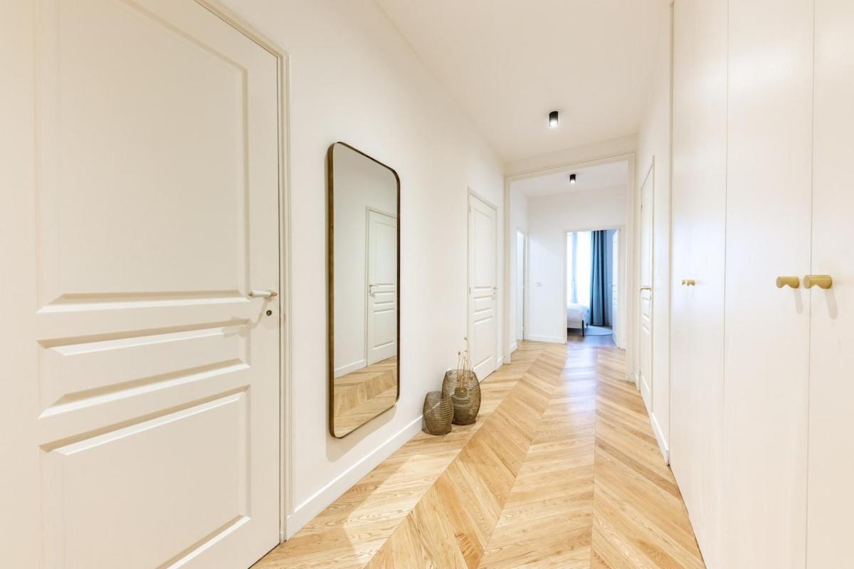 Apartment Luxury Rivoli 4 Bed 3,5 Bath By De Bhv *
