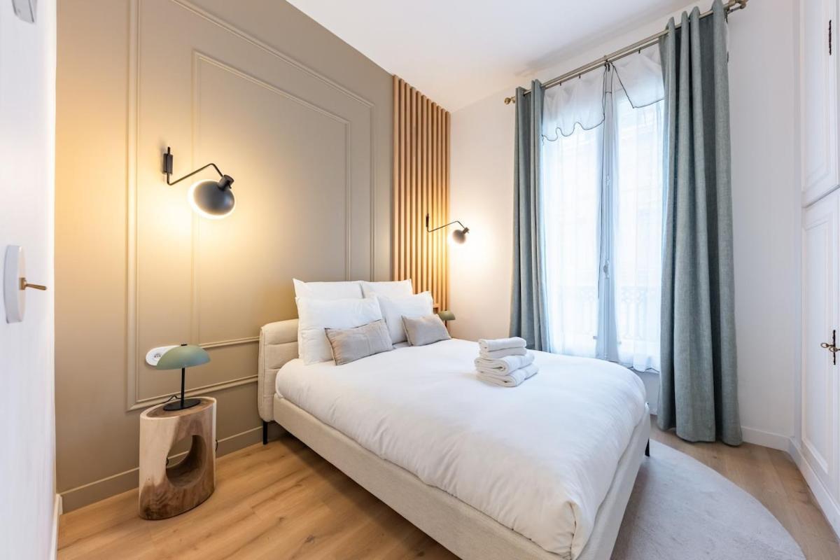 Apartment Luxury Rivoli 4 Bed 3,5 Bath By De Bhv Paris