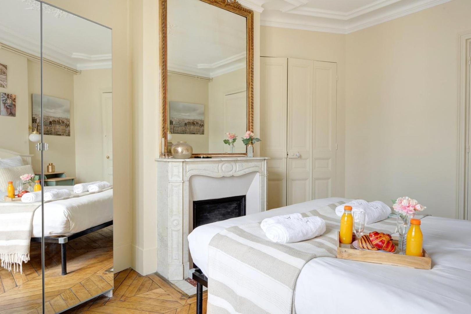 Apartment La Plume A Haven Of Peace In Montorgueil Paris