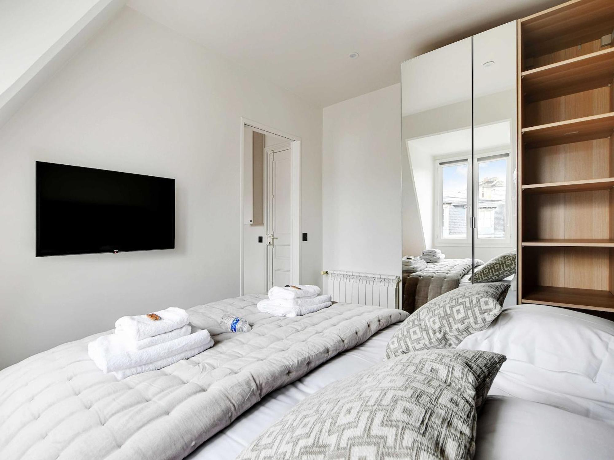 Charming Flat - 1br 3p - Arc De Triomphe Apartment