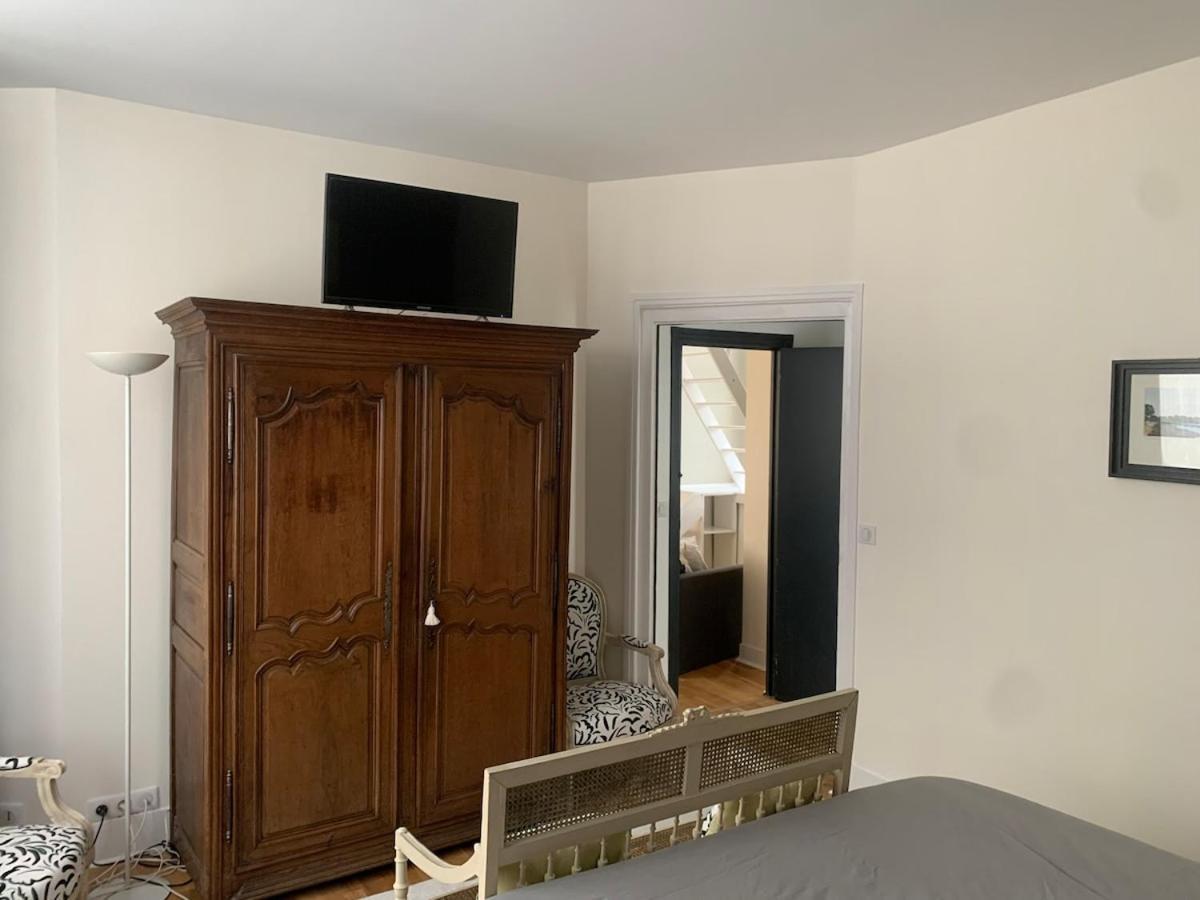 Apartment 15, Beautiful 3 Bedrooms *