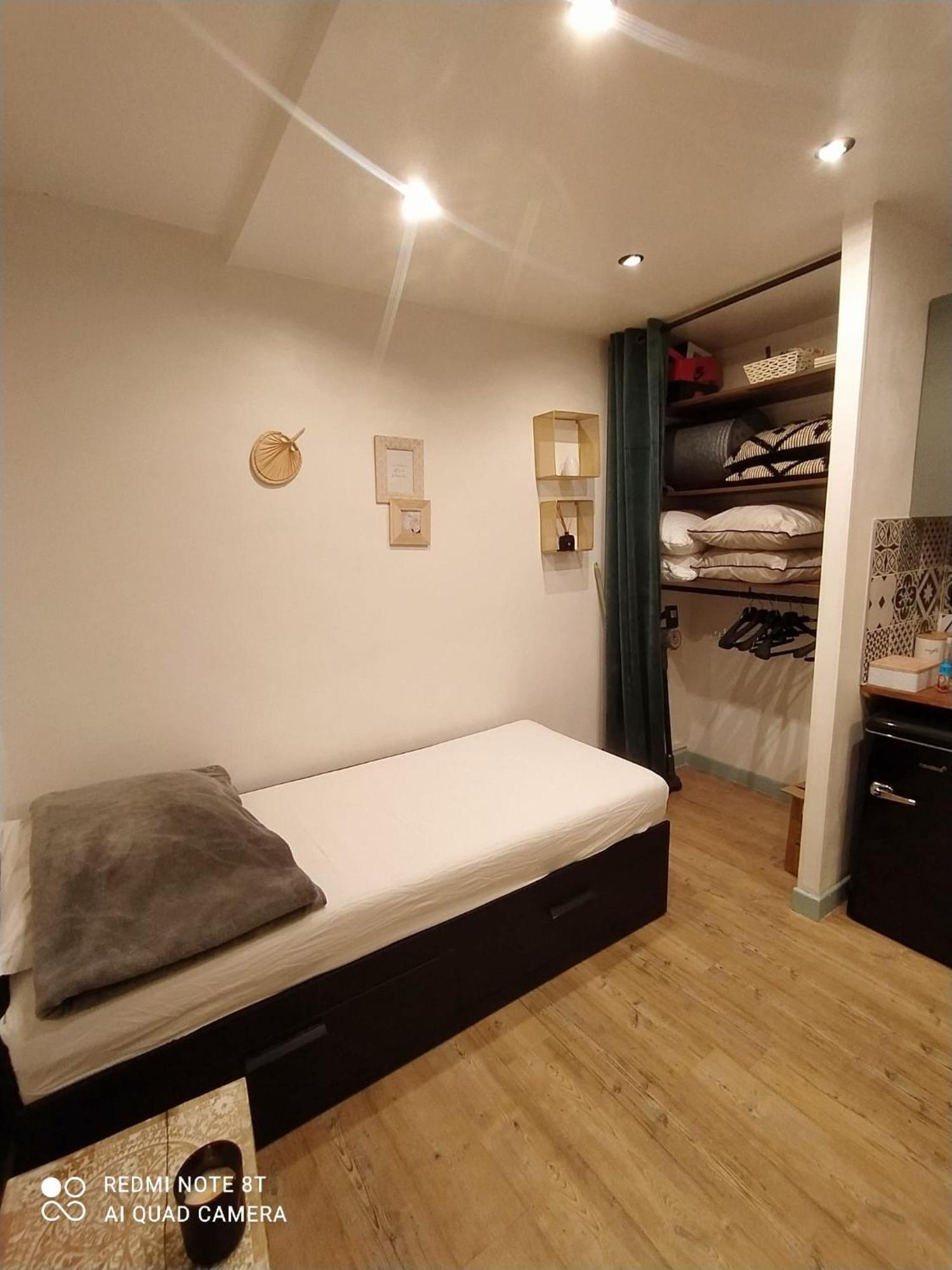 16 * Paris