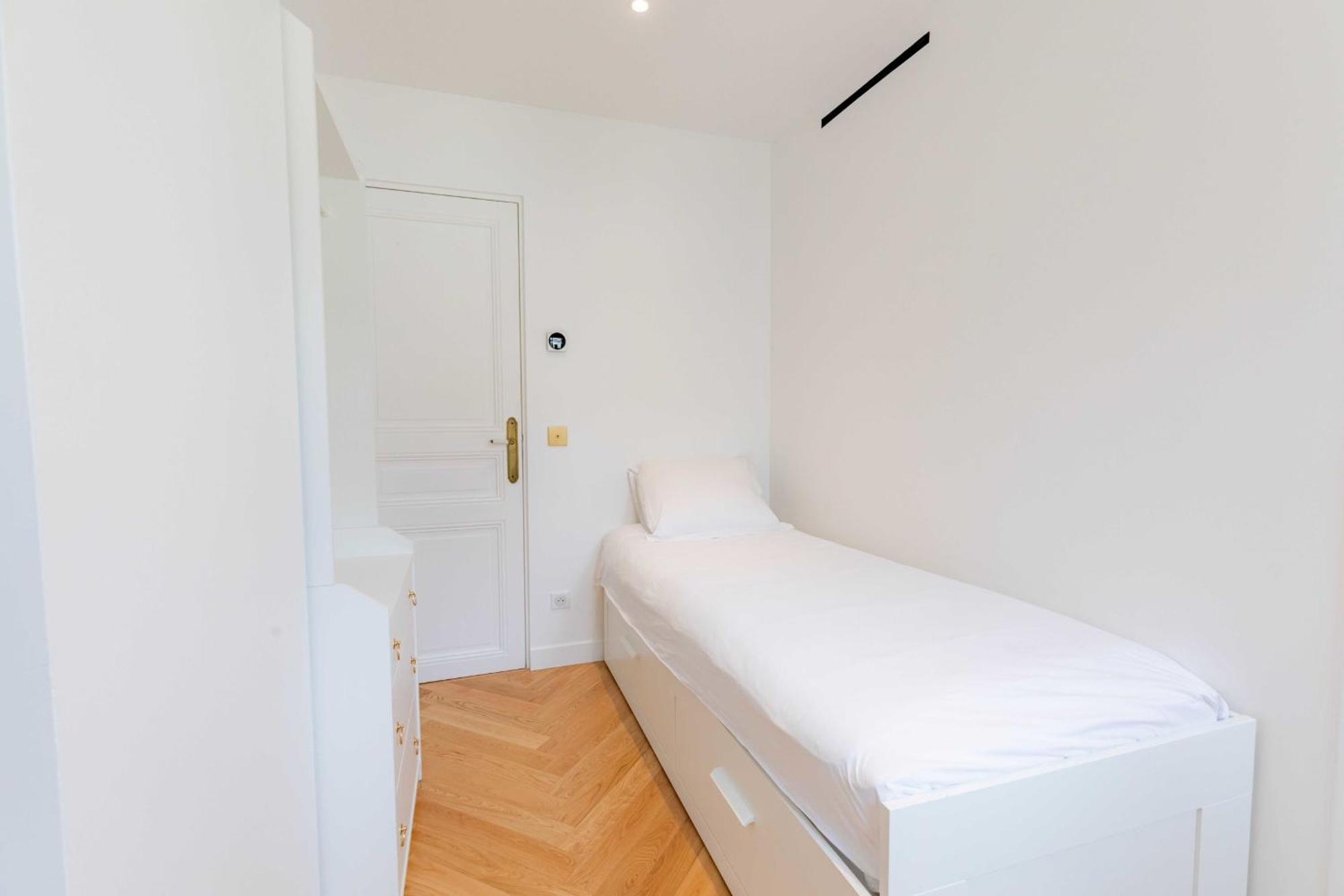 Magnificent - 3br - 6p - Le Marais Apartment *