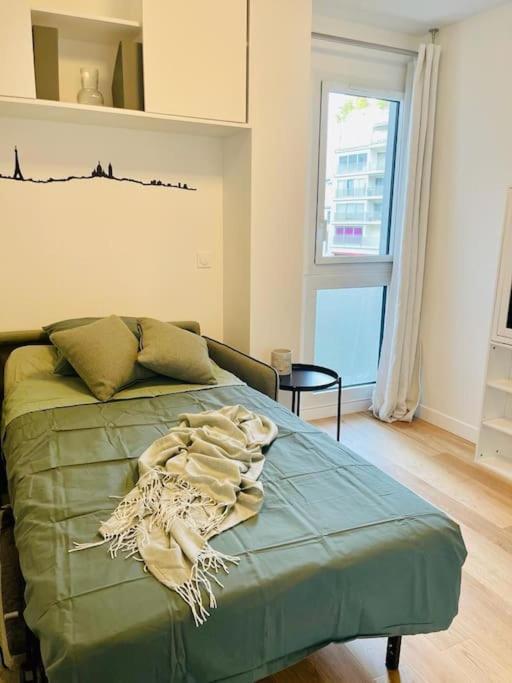 Cozy In 16th Apartment Paris