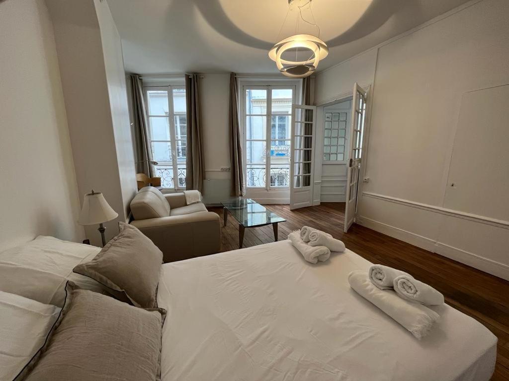 Aux Terrasses De La Lune Apartment Paris