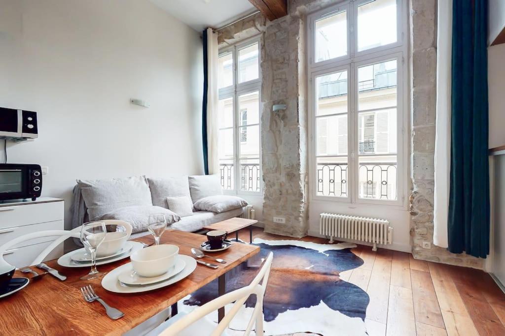 Apartamento Chez Gustave: Clim Calm,saint Paul Marais, 2guests
