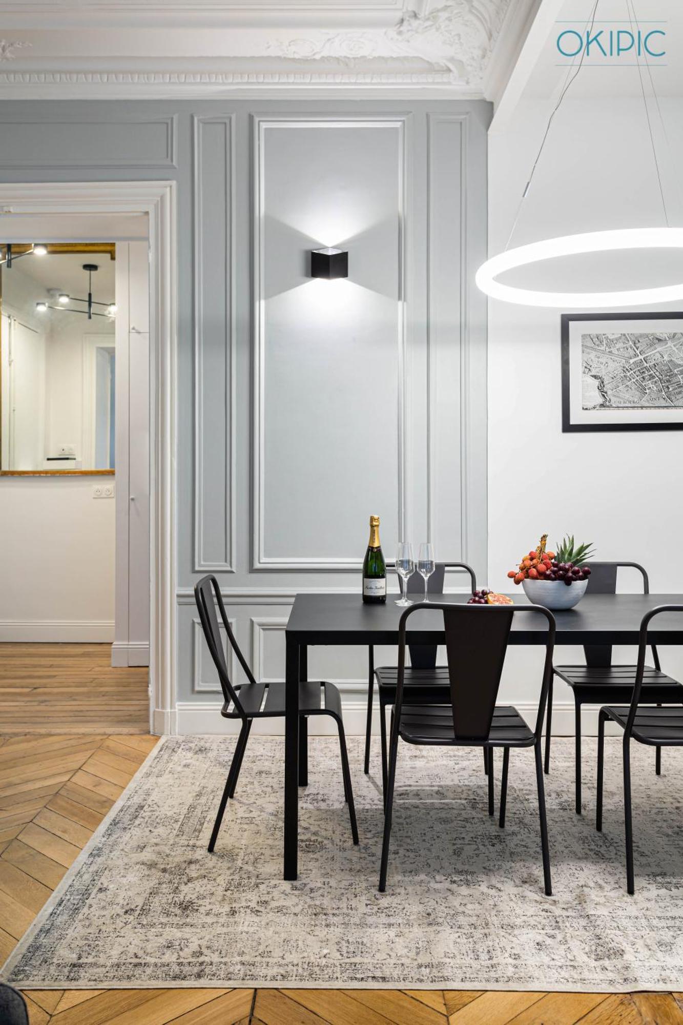 King Size Beds - Zen Monceau Apartment *