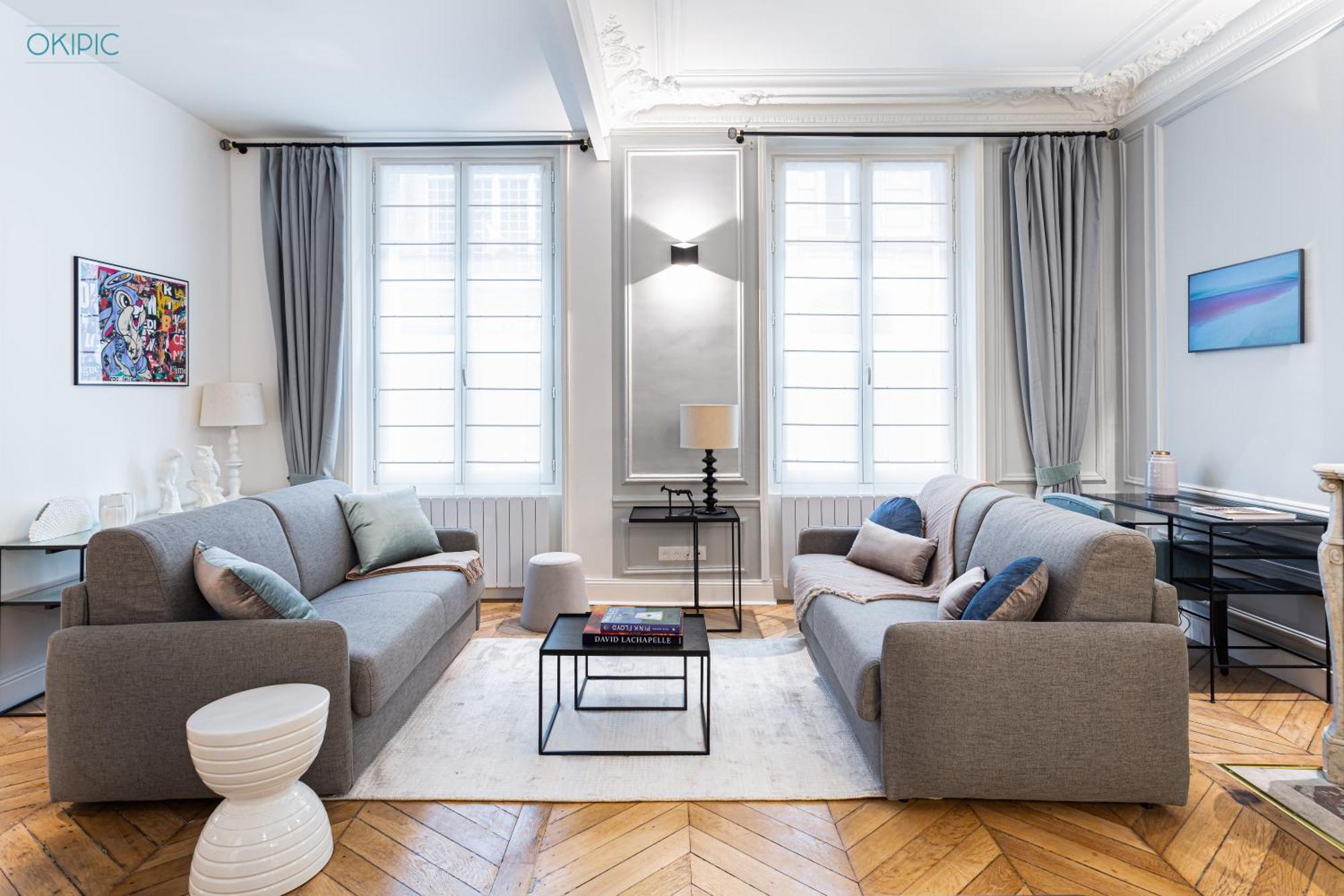 Apartment King Size Beds - Zen Monceau Paris
