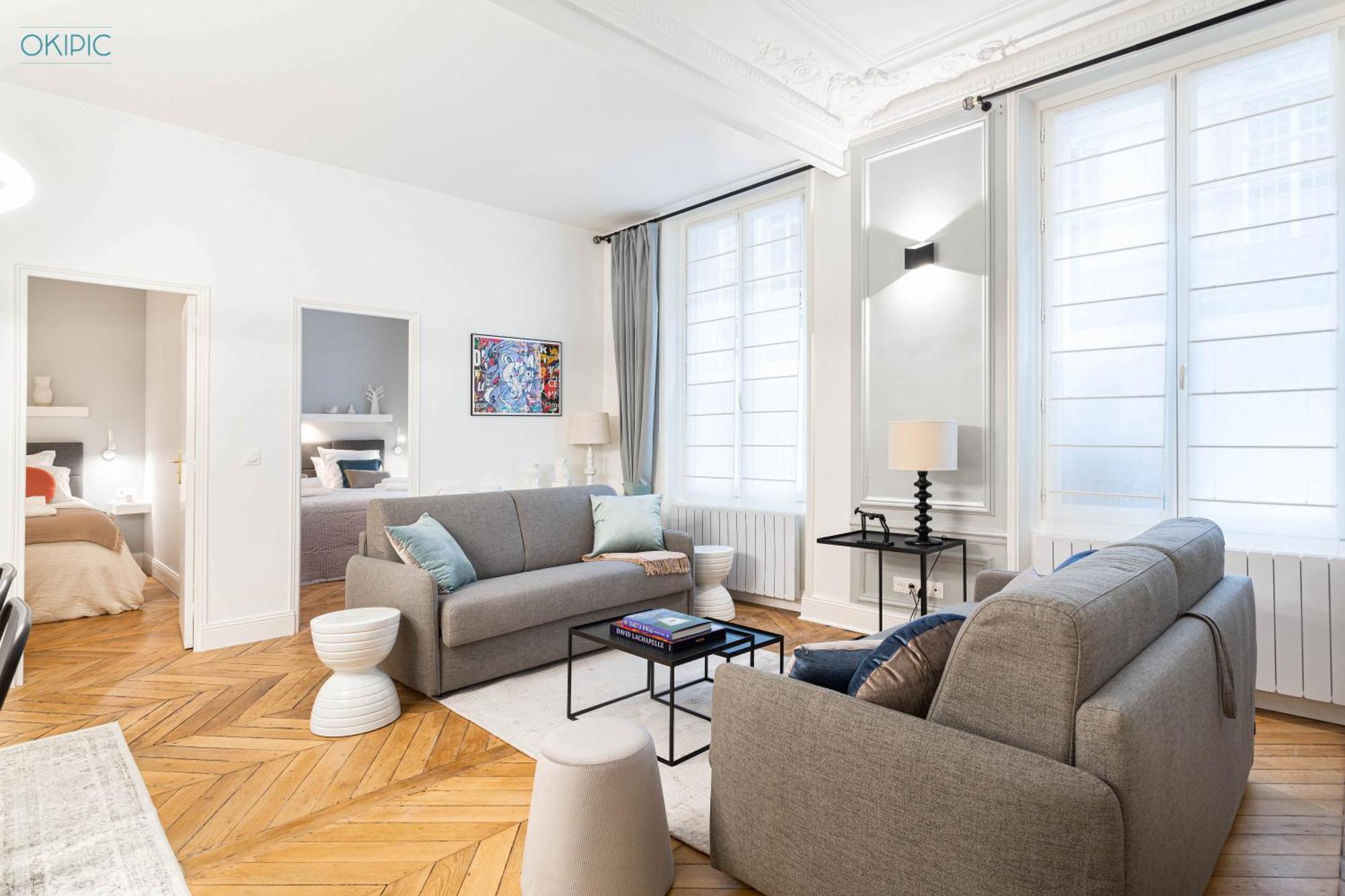 Apartment King Size Beds - Zen Monceau *
