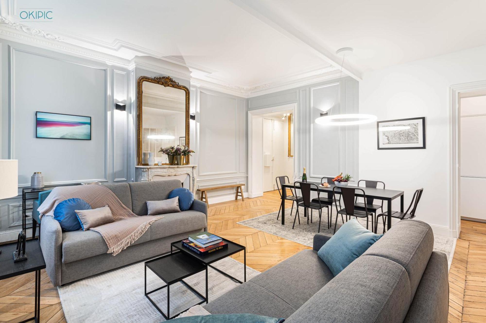 King Size Beds - Zen Monceau Apartment Paris