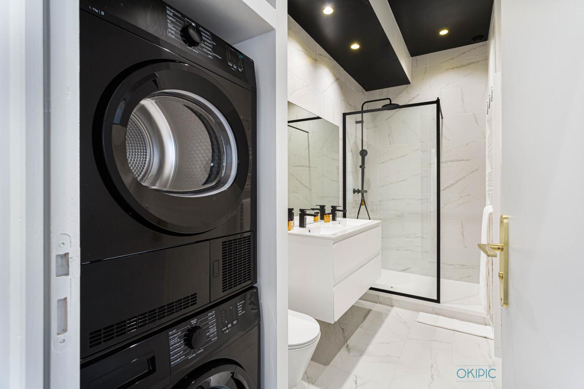 Apartment King Size Beds - Zen Monceau Paris