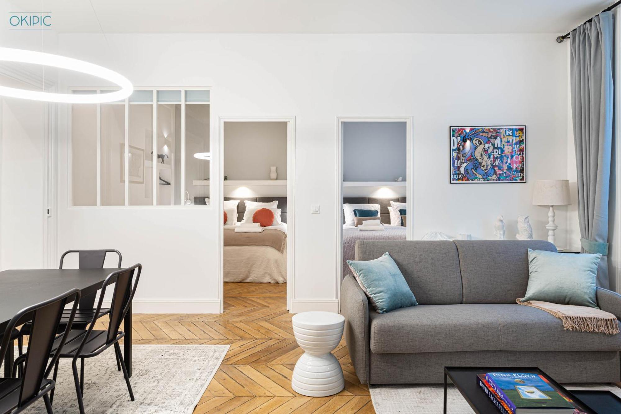 King Size Beds - Zen Monceau Apartment Paris