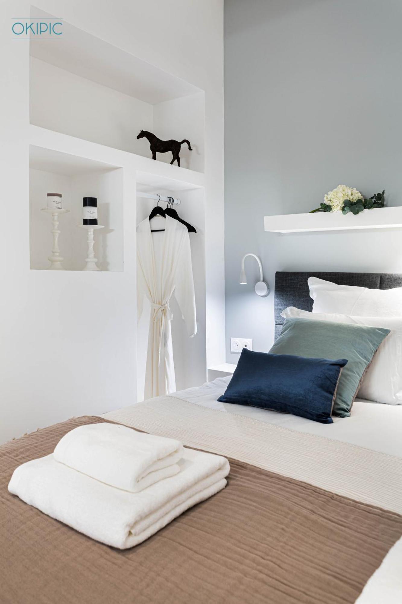 King Size Beds - Zen Monceau Apartment *